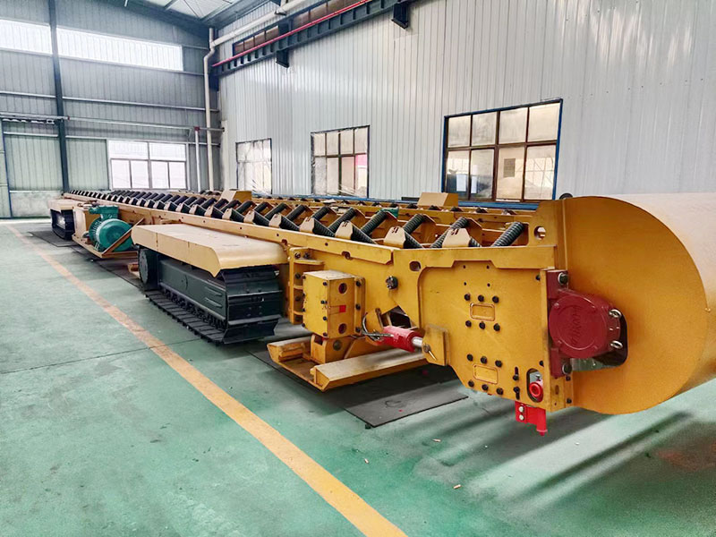 履帶式自移機尾